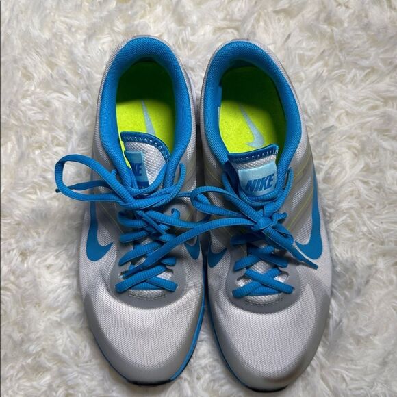 Nike Gray and Blue Running Shoes - Picture 3 of 6